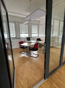 10179 B�ropenthouse mit Lift, Glastrennw�nden und Parkett. Provisionsfrei bei MV mind. 3 Jahre!