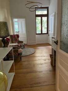 16301 Stilaltbau am Palmengarten / hohe Decken / Stuck / Parkett
