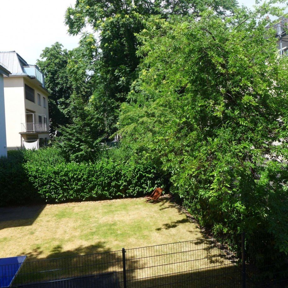 Blick aus dem Schlafzimmer 2 Etagenwohnung Frankfurt am Main