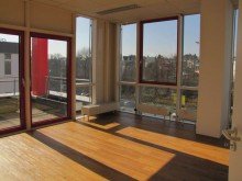 B�ro 1 Helle B�rofl�che / zentraler Lage + S-Bahnn�he / stufenlos mit Lift / Fernblick + Dachterrasse!