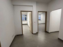 a  Eingsbereich Modernes B�ro in kleinem B�rogeb�ude / Lift / Reduzierte Provision!