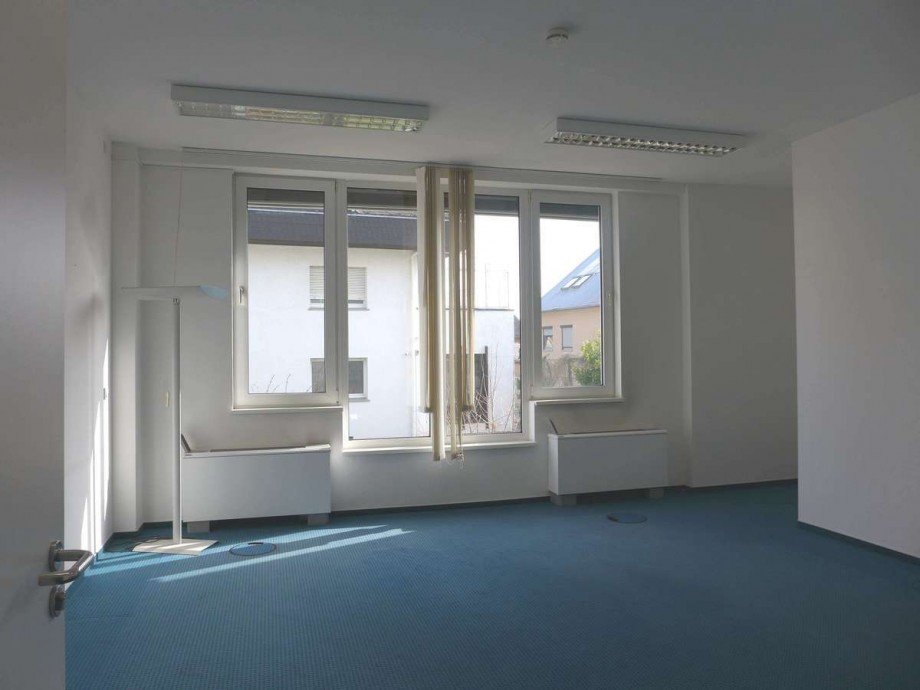 EG noch nicht renoviert B�rohaus Oberursel (Taunus)