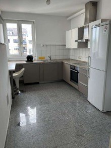 K�che Stilaltbauwohnung mit gro�en, hohen R�umen und Einbauk�che in der Fu�g�ngerzone!