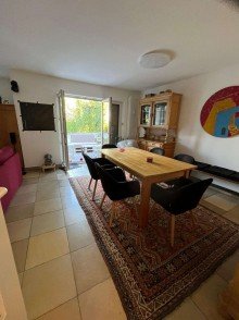 Essbereich Toplage! EG mit gro�em Garten und Souterrain