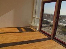 B�ro 1 Helle B�rofl�che / zentraler Lage + S-Bahnn�he / stufenlos mit Lift / Fernblick + Dachterrasse!