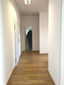 Flur Repr�sentativ / 4 R�ume / Top-Citylage f�r B�ro/Praxis / stufenlos mit Lift / S-Bahnn�he