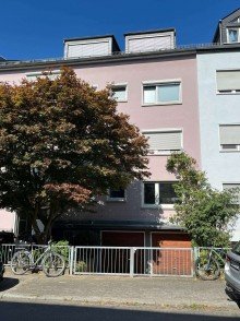 Geb�udeansicht Toplage! EG mit gro�em Garten und Souterrain