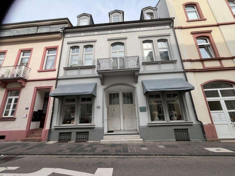a Au�enansicht Bad Homburg vor der H�he Wohnung Maisonette 185m� im Stilaltbau am Kurhaus zzgl. 2 vermietete L�den 106m�, im EG! KP EUR 3.917,-/m�!