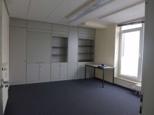 B�ro Barrierefrei mit Lift N�he Bahnhof mit einem Schulungsraum und eigenem Innenhof!