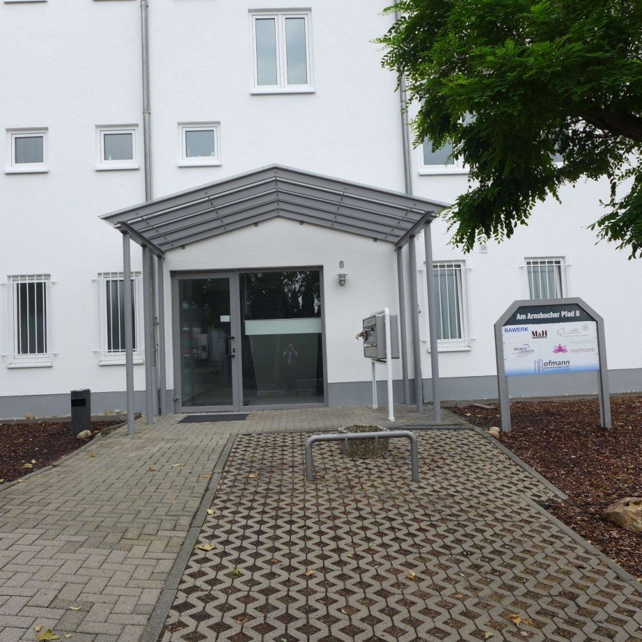 Stufenloser Eingang B�rohaus Usingen