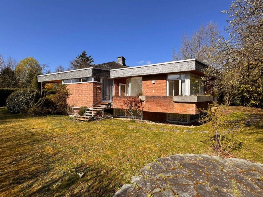 Ansicht seitlich Villa Bad Homburg vor der H�he