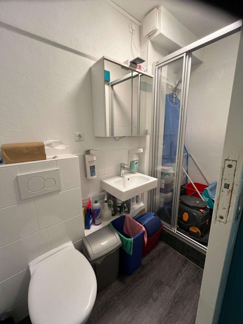 WC mit Dusche B�ro / Praxis Bad Homburg vor der H�he
