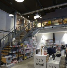 Galerie Fu�g�ngerzone mit Deckenh�he von bis zu 8 Meter.