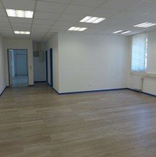 B�rom�glichkeit Befahrbare Halle zzgl. Au�enlager mit verschiedenen modernen B�rogr��en m�glich!