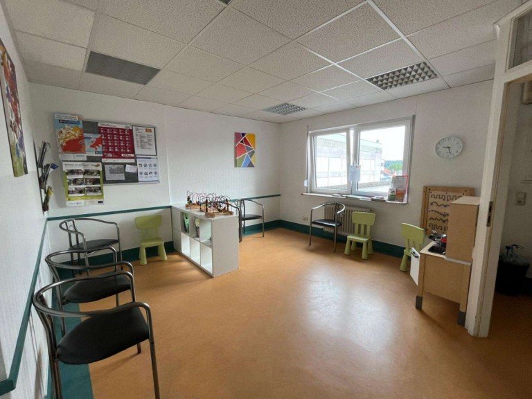 Wartezimmer Bad Homburg vor der H�he B�ro / Praxis Praxisr�ume am Markplatz / Gute Raumaufteilung mit 7 �rztezimmer - Anwendungsr�ume