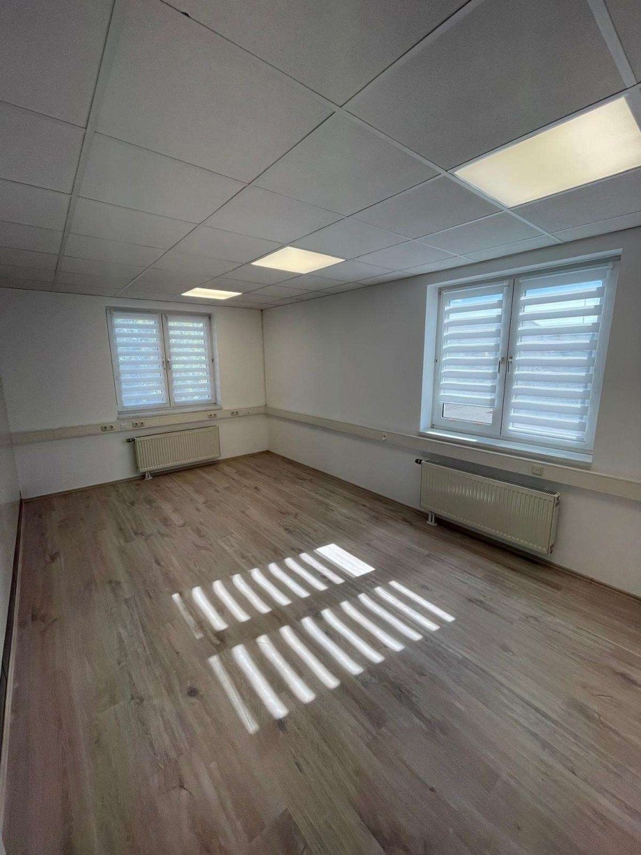 72m� B�rohaus Usingen
